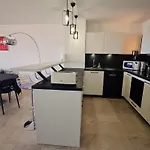 Climatise Avec Piscine, 3 Pieces, 6 Personnes, Golfe De Saint-tropez - Fr-1-780-58 *