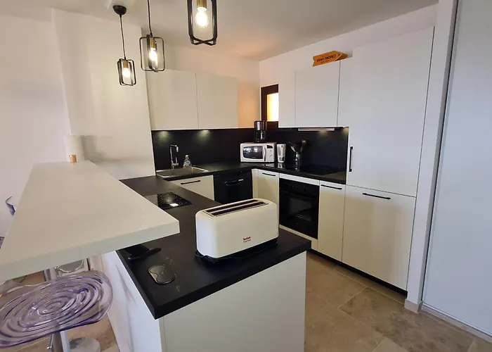 Lägenhet Climatise Avec Piscine, 3 Pieces, 6 Personnes, Golfe De Saint-tropez - Fr-1-780-58