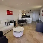 Apartment Climatise Avec Piscine, 3 Pieces, 6 Personnes, Golfe De Saint-tropez - Fr-1-780-58 Sainte-Maxime