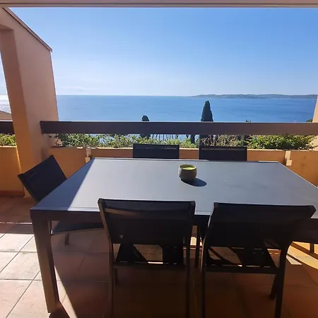 Climatise Avec Piscine, 3 Pieces, 6 Personnes, Golfe De Saint-tropez *