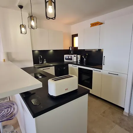 Apartment Climatise Avec Piscine, 3 Pieces, 6 Personnes, Golfe De Saint-tropez