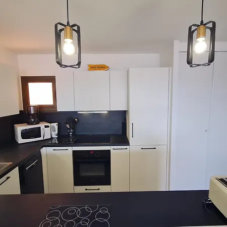 Climatise Avec Piscine, 3 Pieces, 6 Personnes, Golfe De Saint-tropez - Fr-1-780-58