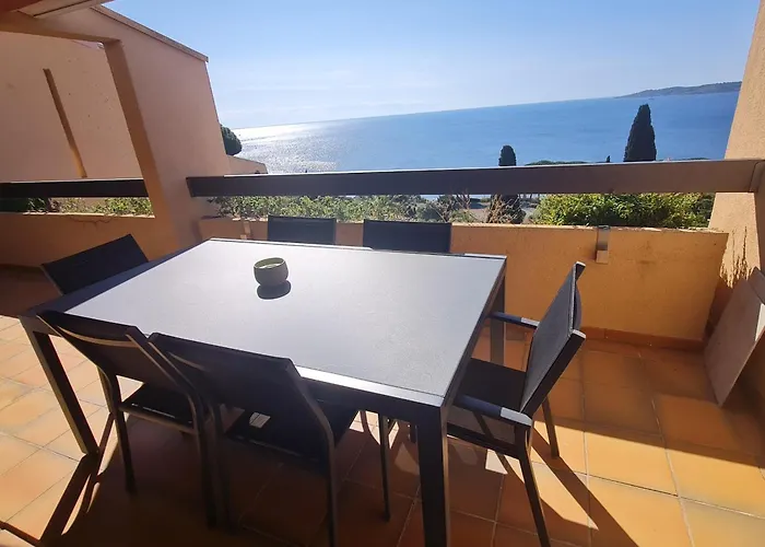 Climatise Avec Piscine, 3 Pieces, 6 Personnes, Golfe De Saint-tropez - Fr-1-780-58 *