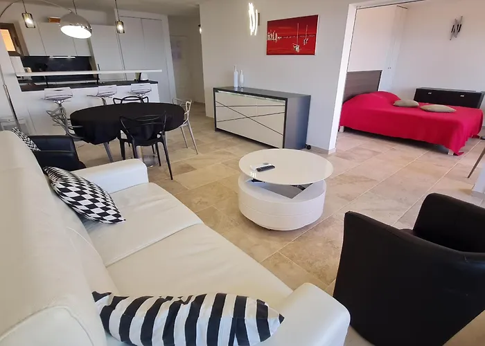 Apartment Climatise Avec Piscine, 3 Pieces, 6 Personnes, Golfe De Saint-tropez - Fr-1-780-58